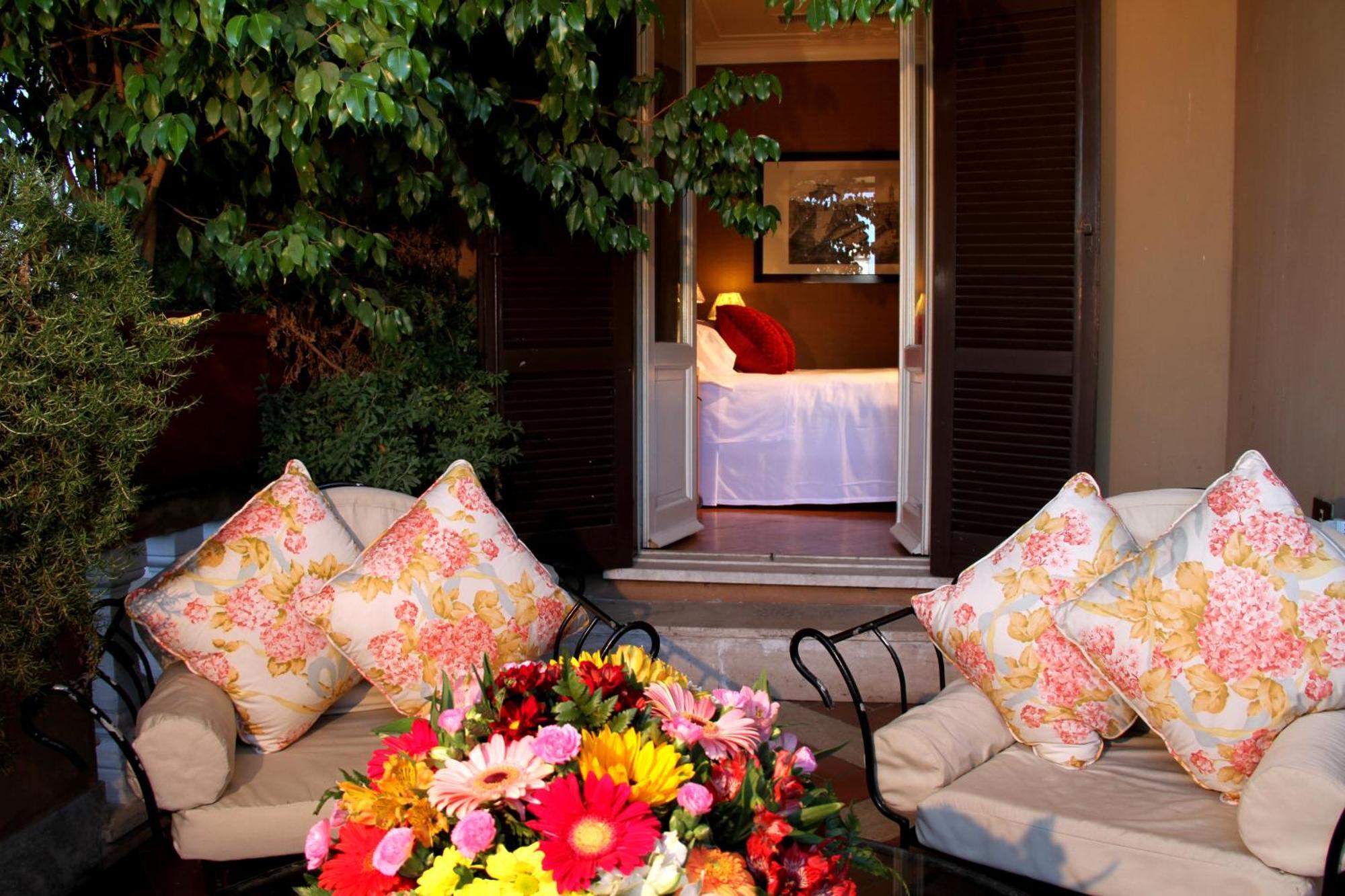 Grand Hotel Plaza Rome Bagian luar foto