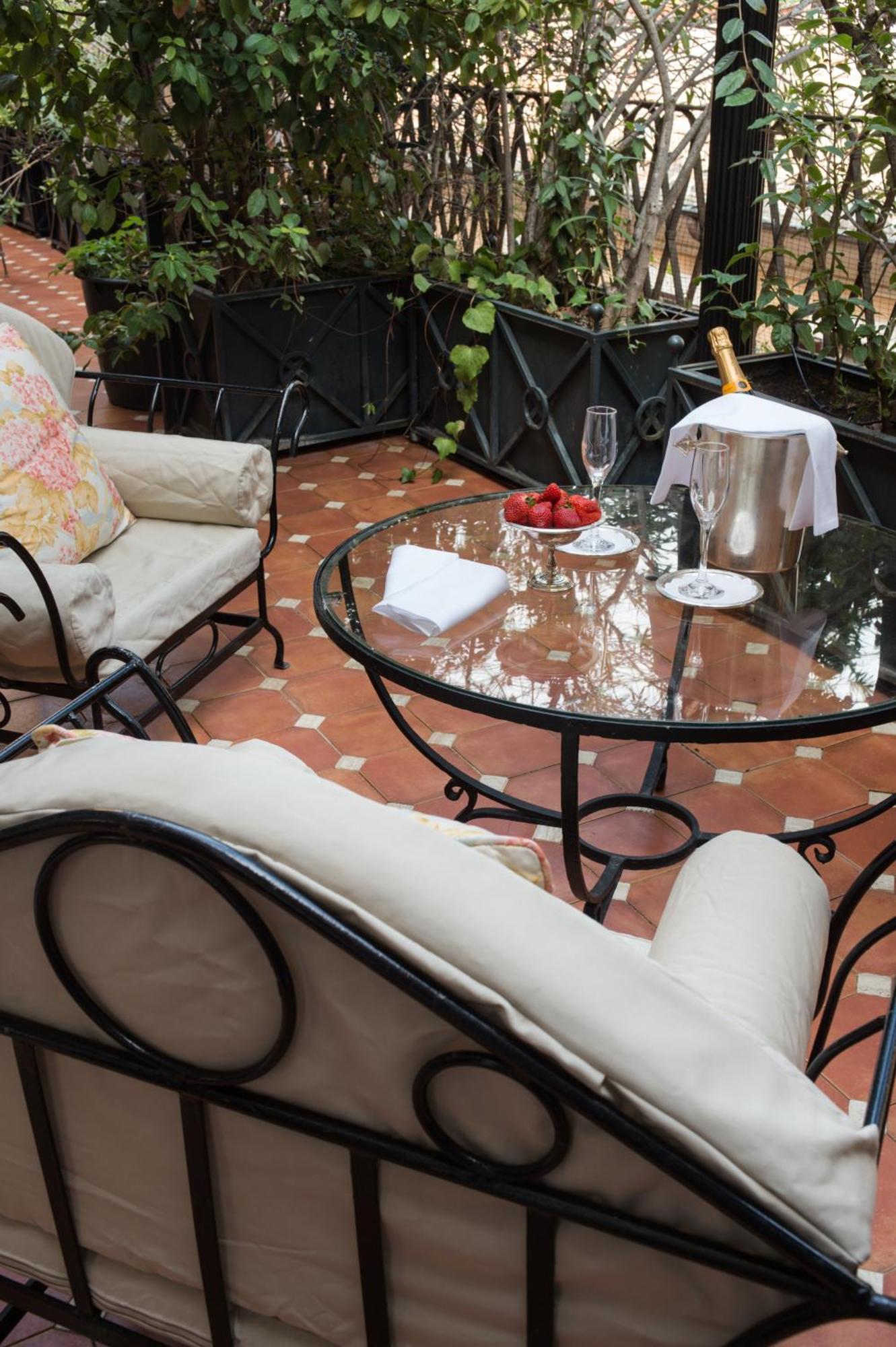 Grand Hotel Plaza Rome Bagian luar foto