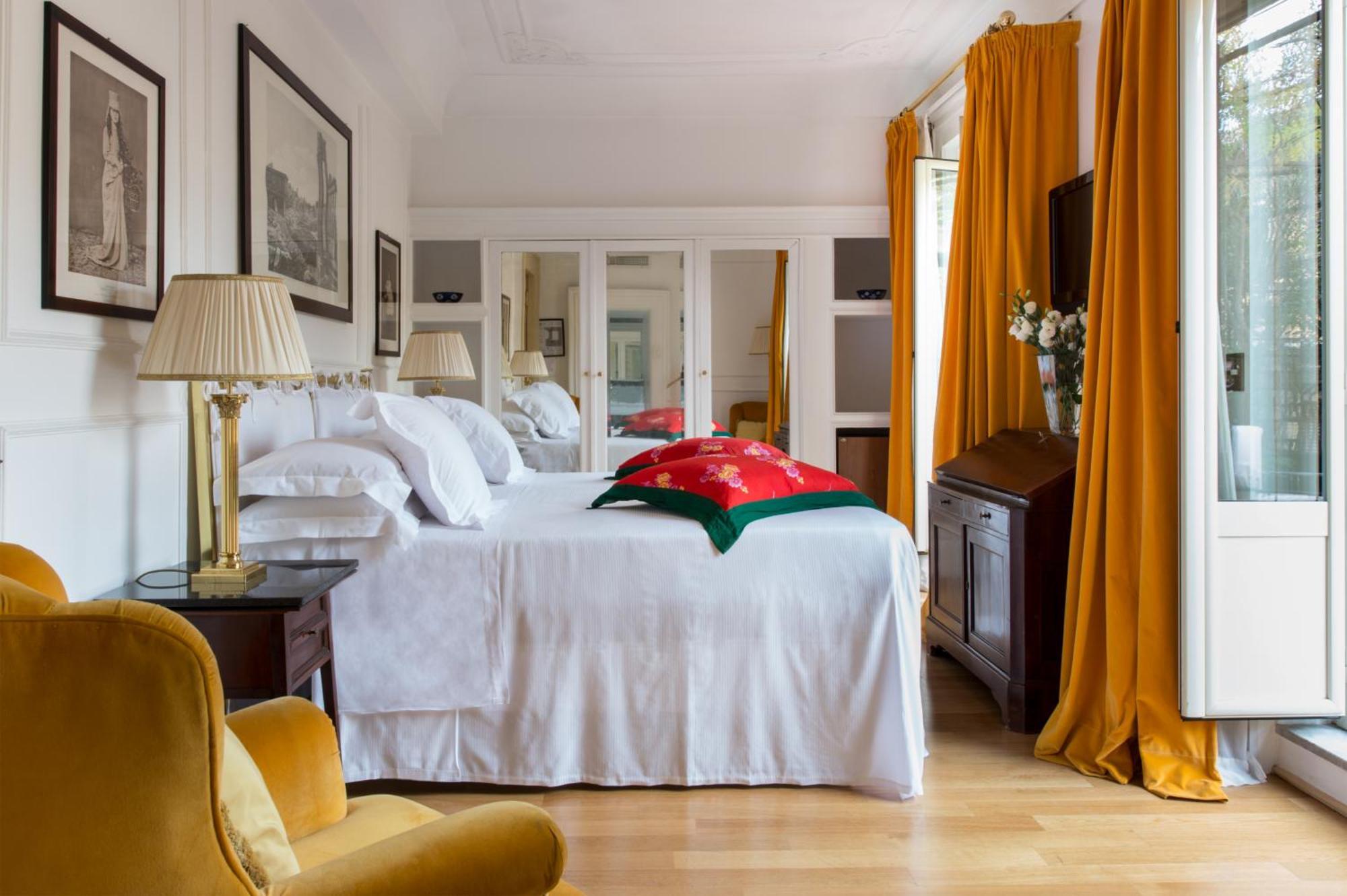 Grand Hotel Plaza Rome Bagian luar foto
