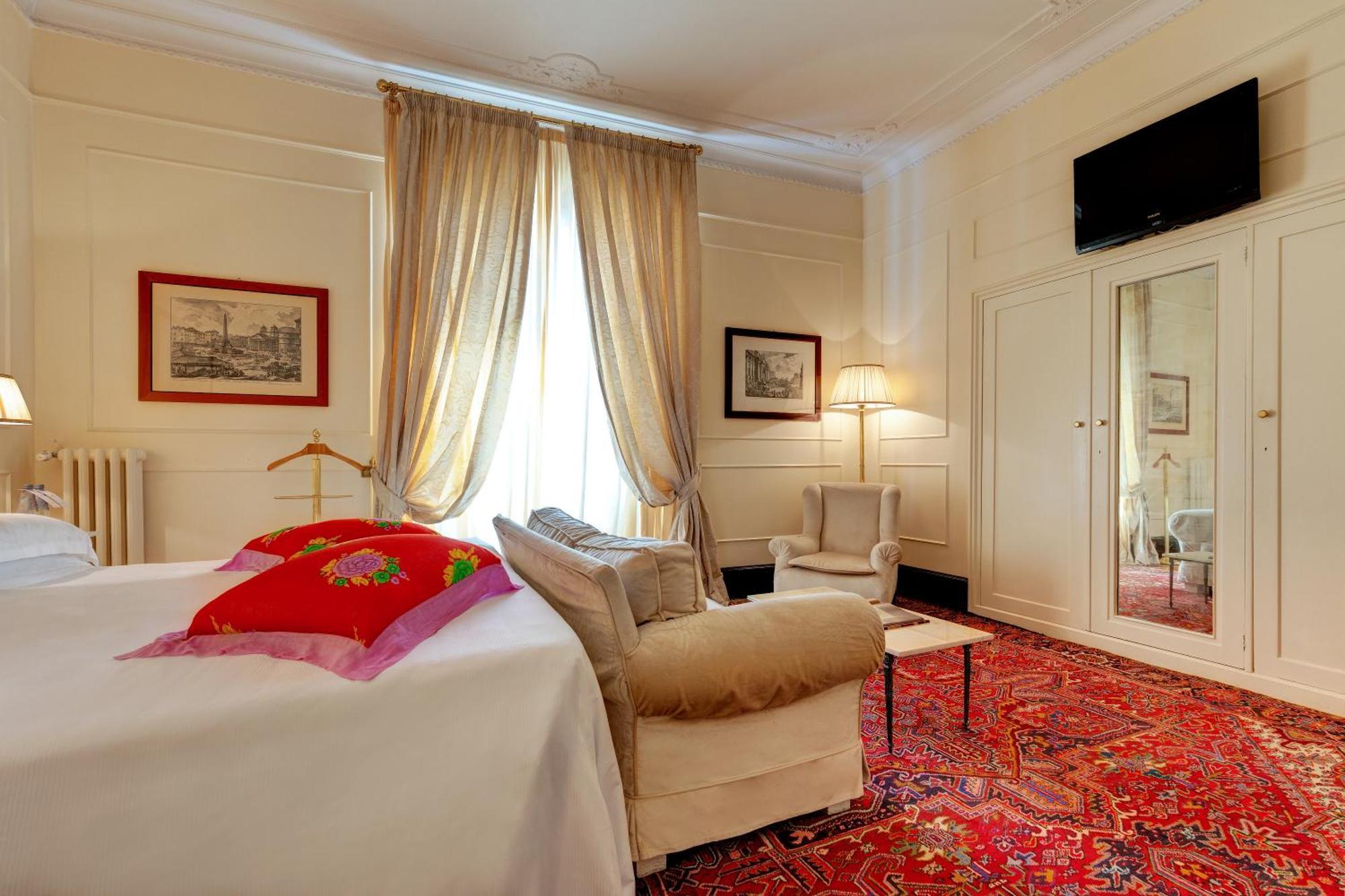 Grand Hotel Plaza Rome Bagian luar foto
