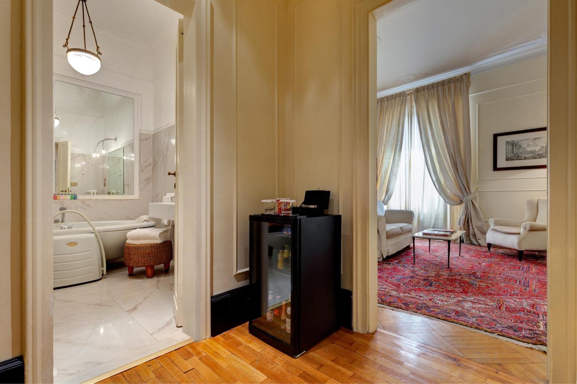 Grand Hotel Plaza Rome Bagian luar foto