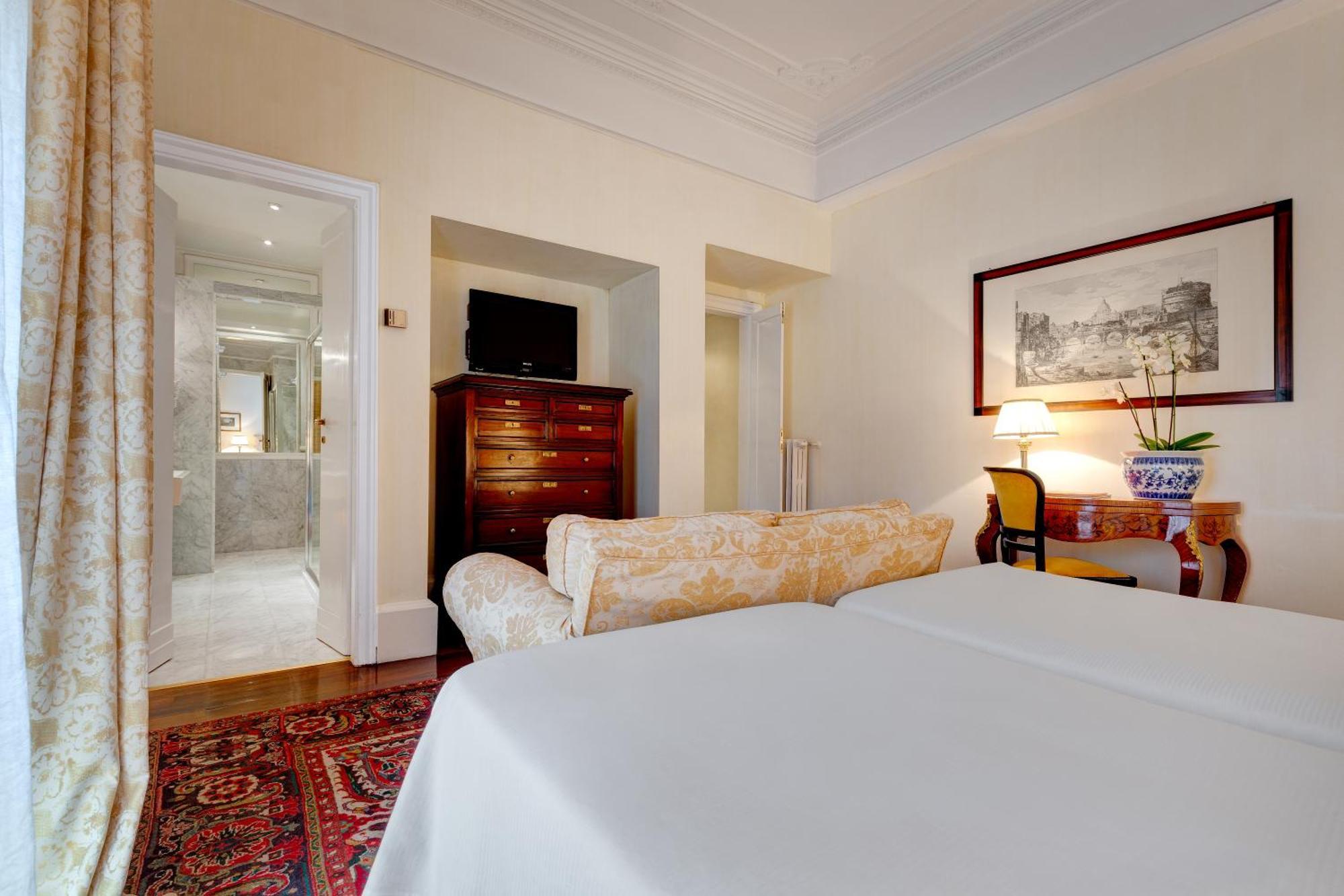 Grand Hotel Plaza Rome Bagian luar foto