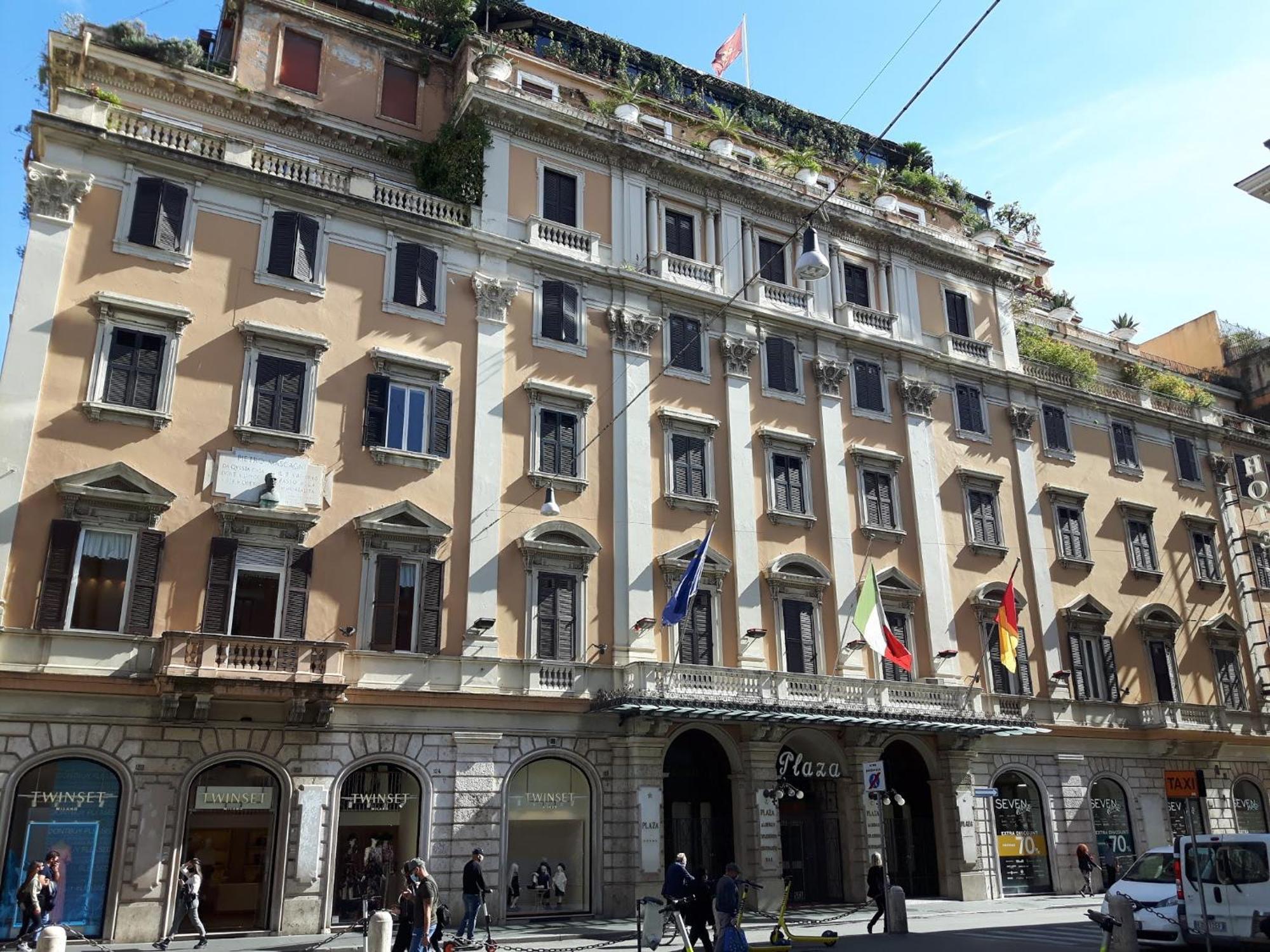 Grand Hotel Plaza Rome Bagian luar foto